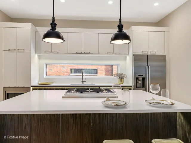 $4,200 | 2345 West Morse Avenue, Chicago, IL 60645