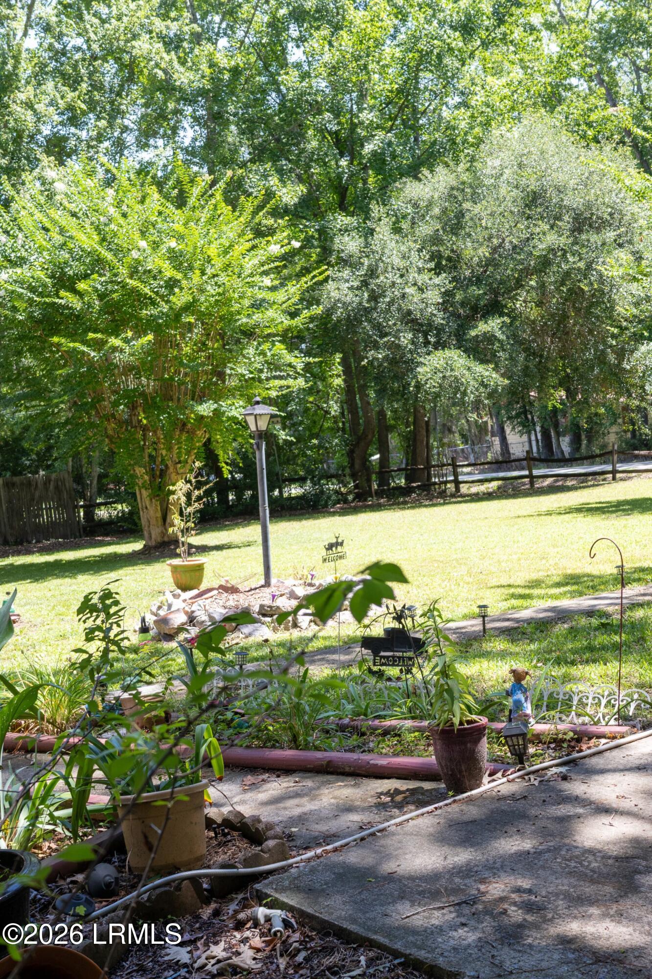 171 Stanley Road Beaufort, SC 29906 - Photo 9 of 28 a9a2a6e2-7f0d-4977-aa29-89bf50fb85fb