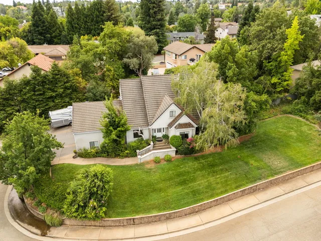 $825,000 | 531 Aurora Place, Redding, CA 96001