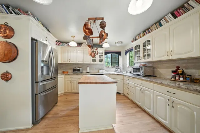 $825,000 | 531 Aurora Place, Redding, CA 96001