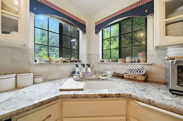 $825,000 | 531 Aurora Place, Redding, CA 96001