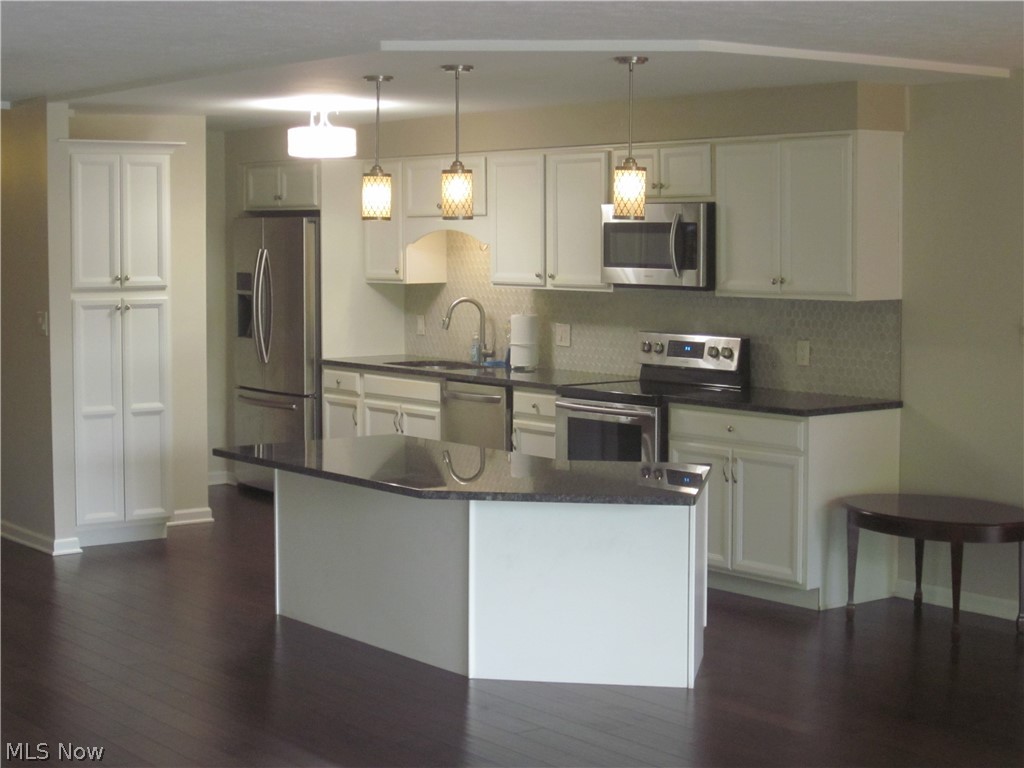 22555 Center Ridge Road, Unit 201 Rocky River, OH 44116 - Photo 5 of 31