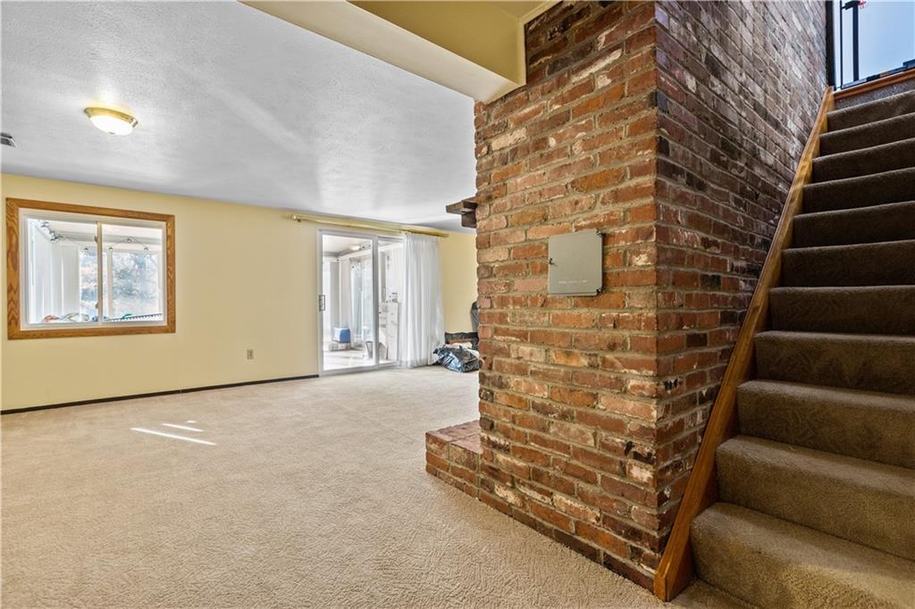 126 South Jamestown Road Coraopolis, PA 15108 - Photo 20 of 25 Gallery Image 20