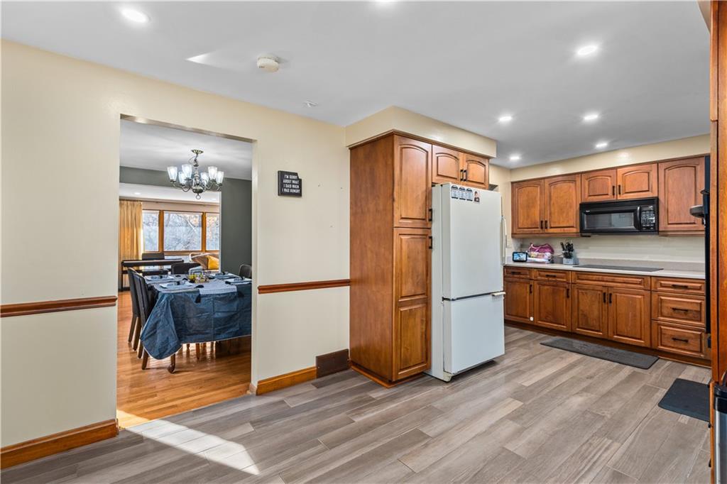 126 South Jamestown Road Coraopolis, PA 15108 - Photo 8 of 25 Gallery Image 8