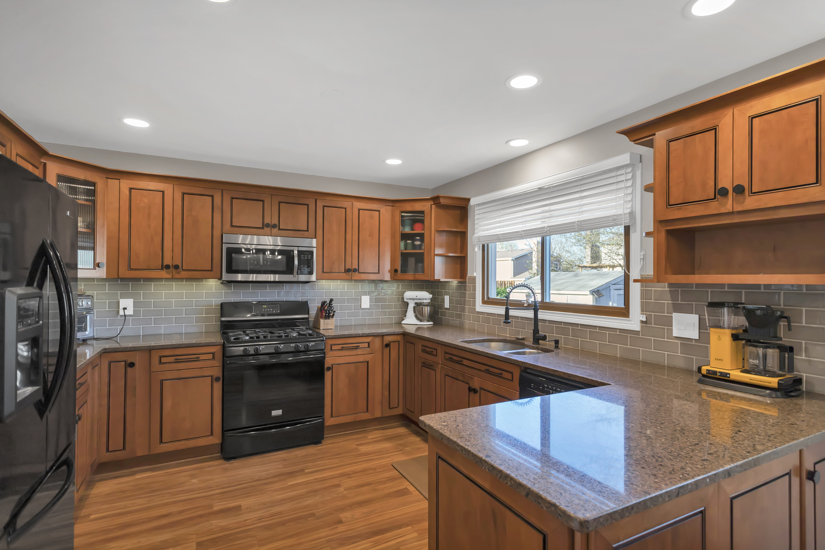 422 South Raddant Road Batavia, IL 60510 - Photo 13 of 47 Gallery Image 13