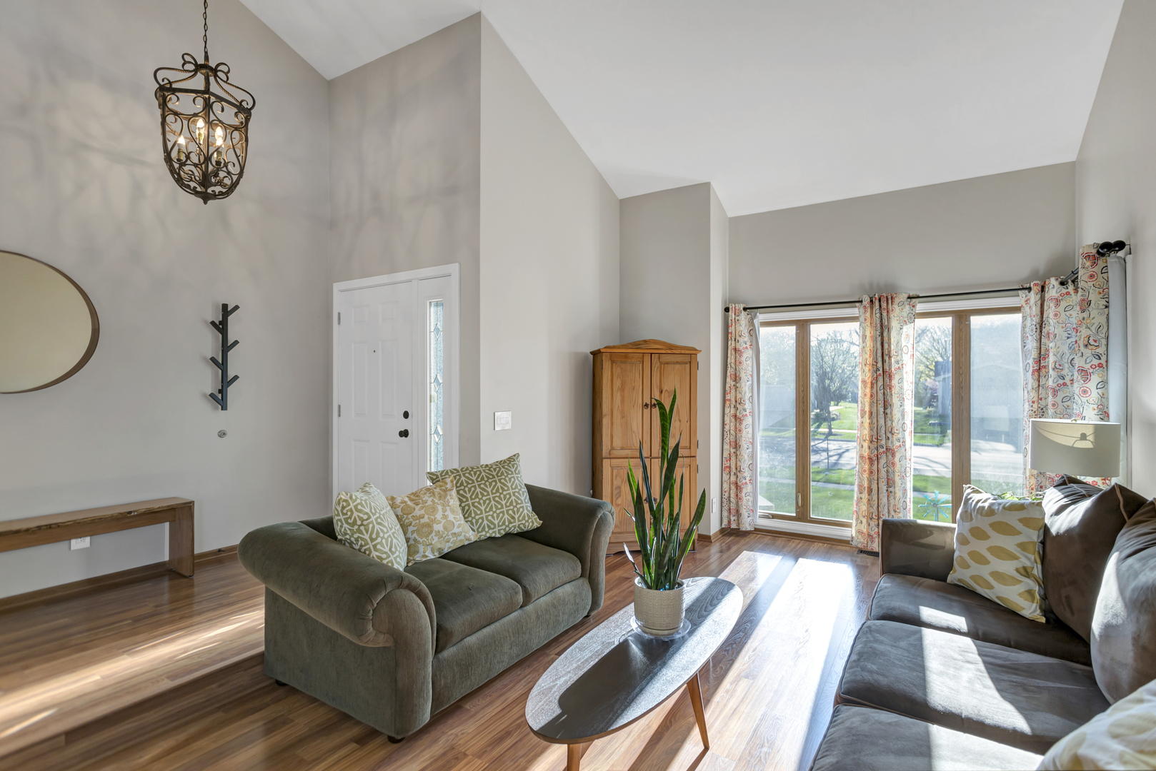 422 South Raddant Road Batavia, IL 60510 - Photo 4 of 47 Gallery Image 4