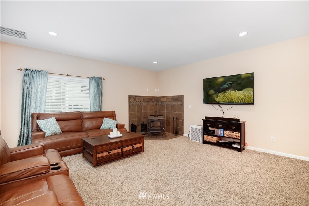 18506 Southeast Petrovitsky Road Renton, WA 98058 - Photo 14 of 25 Gallery Image 14