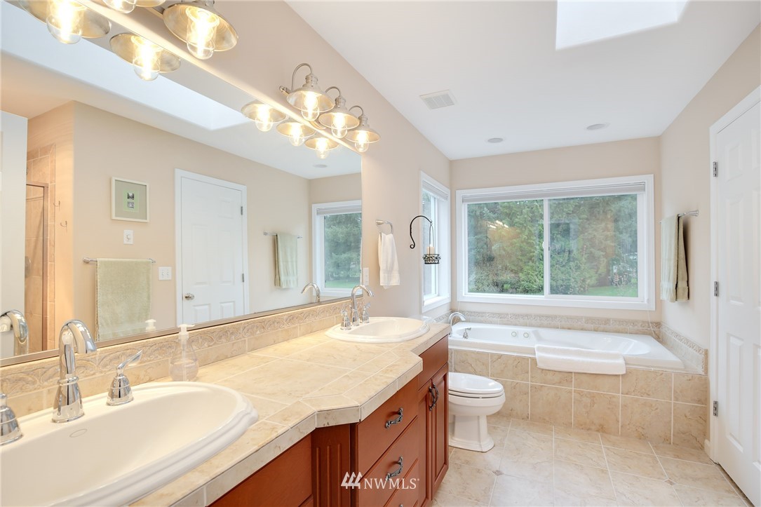18506 Southeast Petrovitsky Road Renton, WA 98058 - Photo 18 of 25 Gallery Image 18