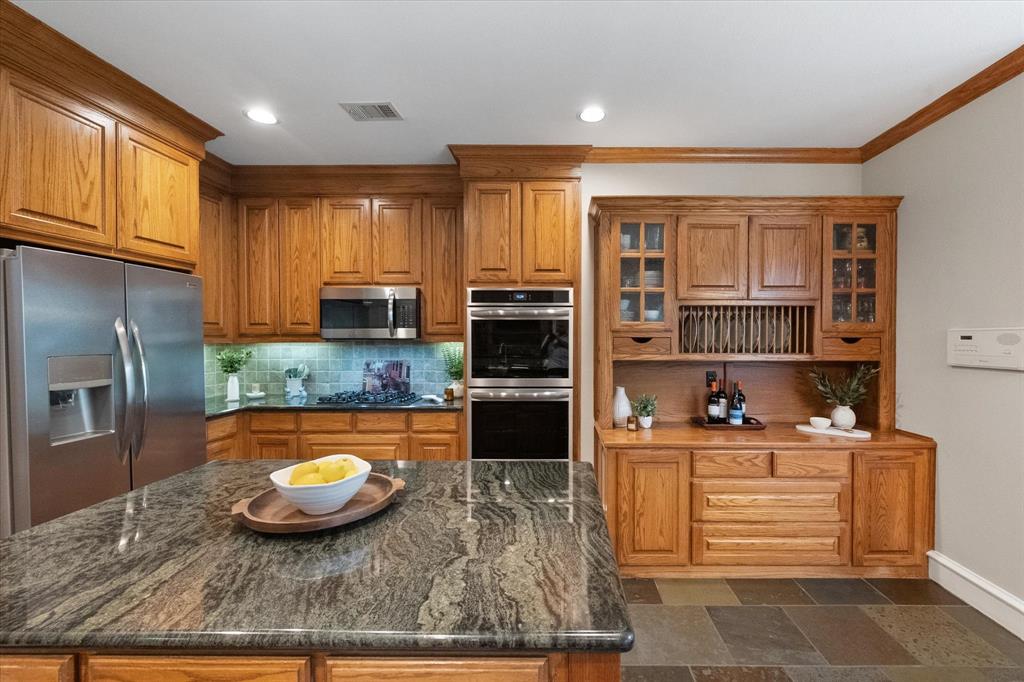 2111 Castle View Road Mansfield, TX 76063 - Photo 13 of 39 Gallery Image 13