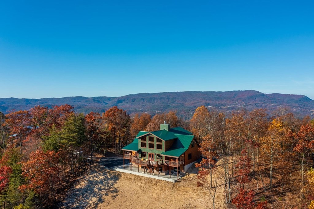 2610 Hatcher Mountain Road Sevierville, TN 37862 - Photo 6 of 72 Gallery Image 6