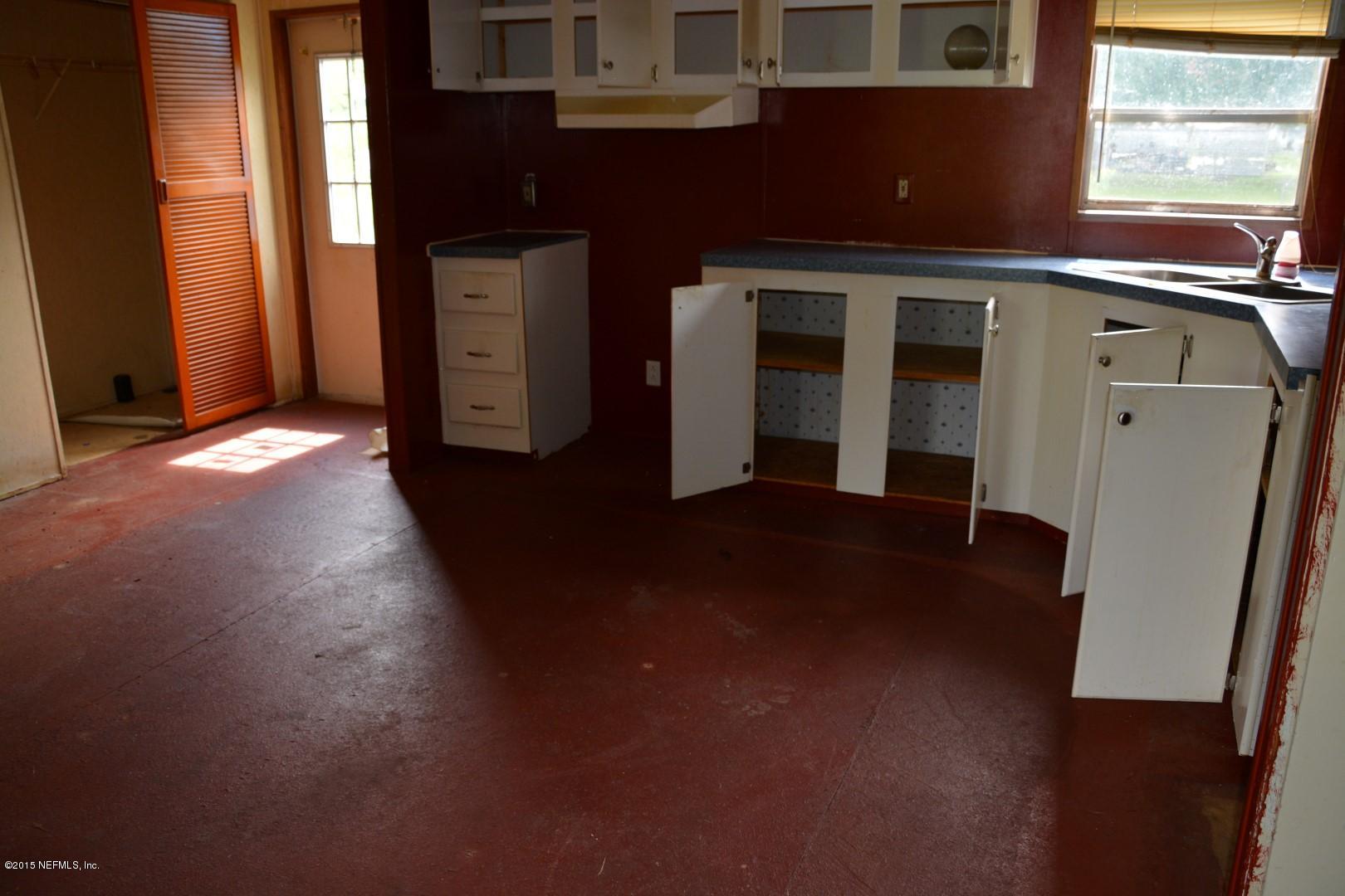 13006 Southwest 76th Place Starke, FL 32091 - Photo 4 of 6 04) Kitchen