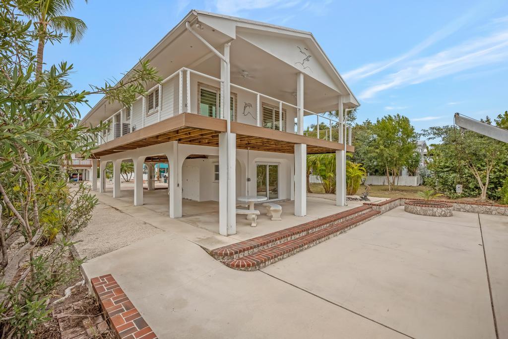3915 Gordon Road Big Pine Key, FL 33043 - Photo 8 of 57 SE Corner