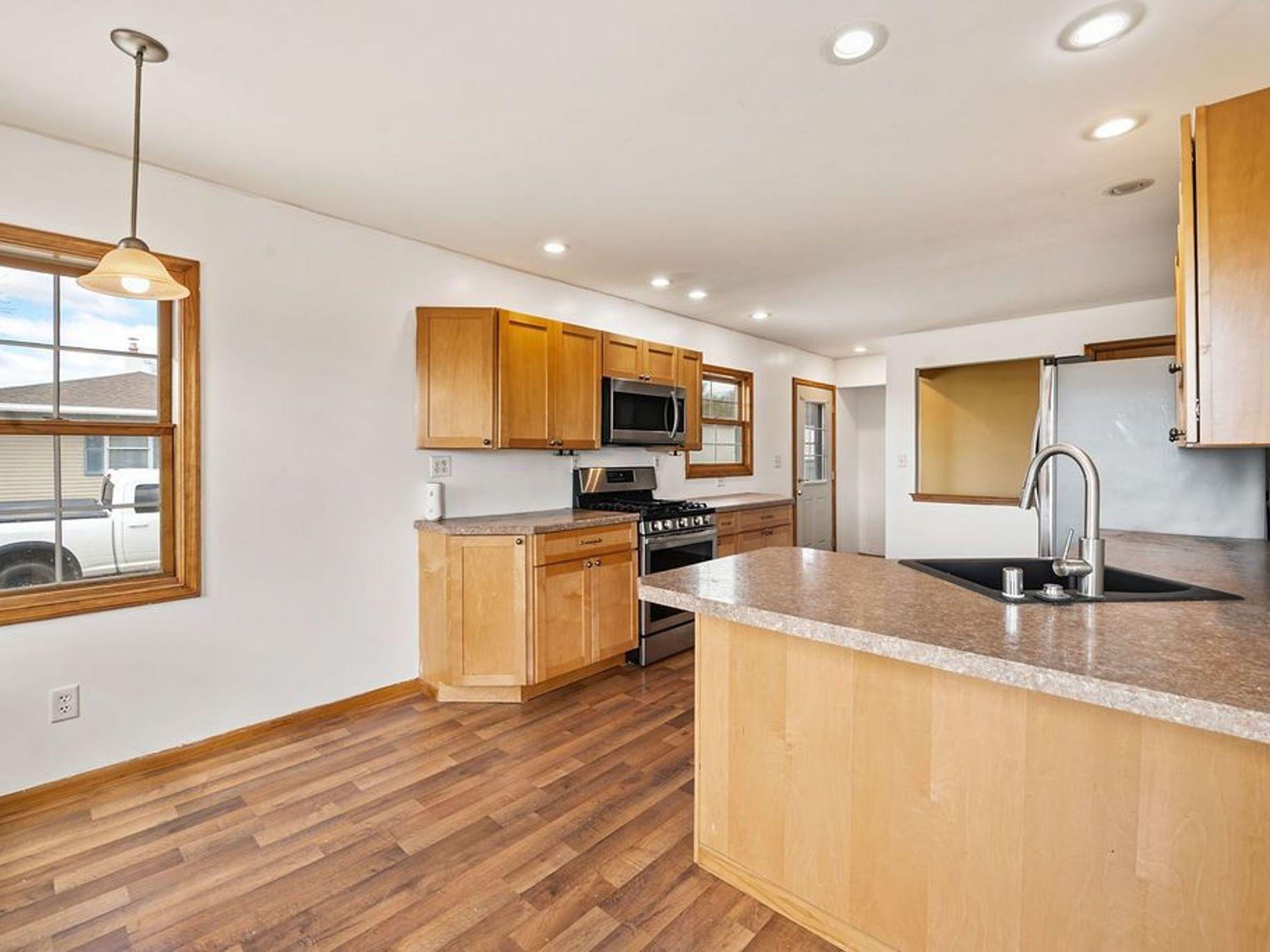 68 Edison Boulevard Silver Bay, MN 55614 - Photo 15 of 29