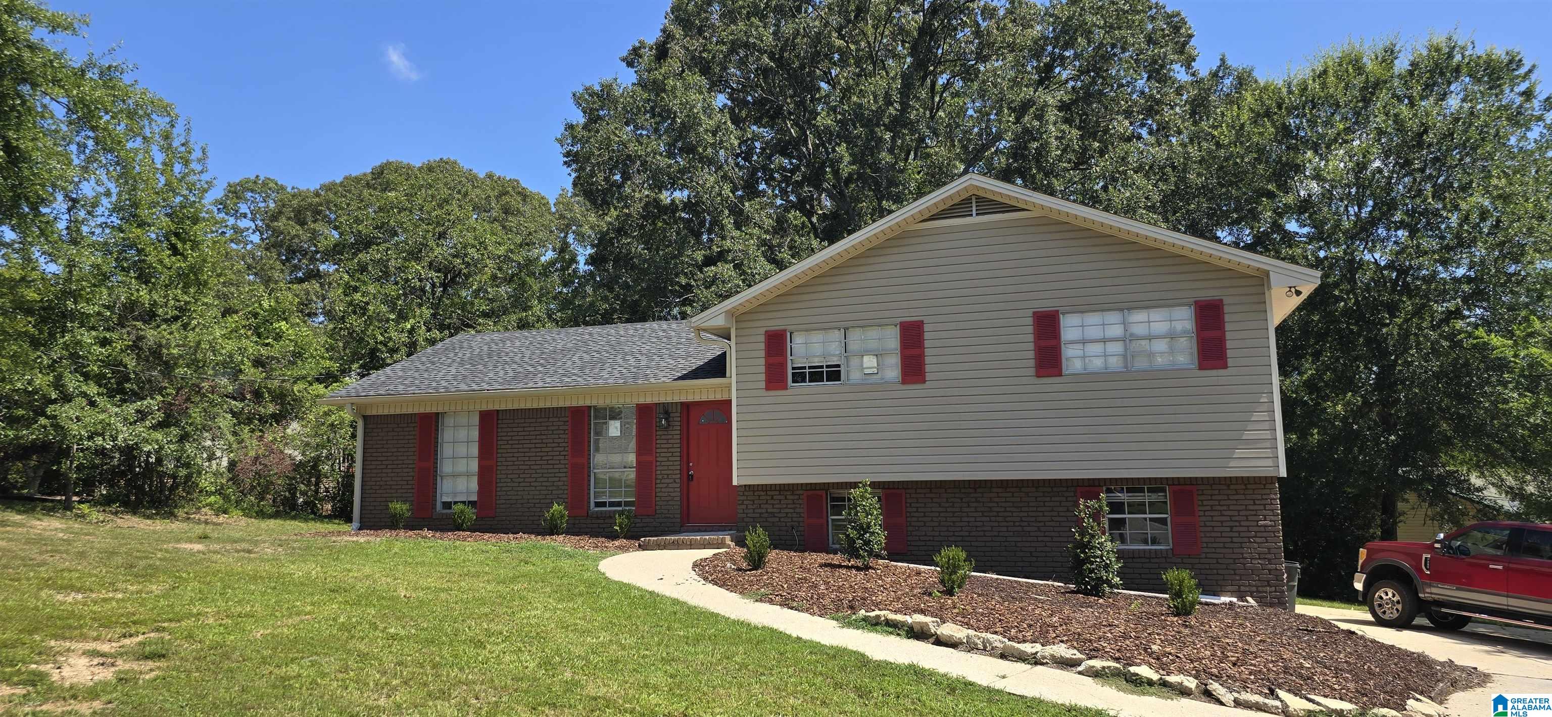 601 Overhill Lane Pelham, AL 35124 - Photo 1 of 5