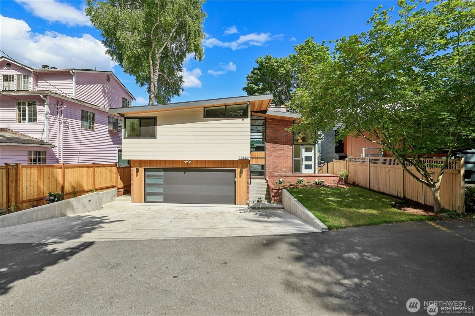 12582 Riviera Place Northeast Seattle, WA 98125 - Photo 4 of 40 Gallery Image 4