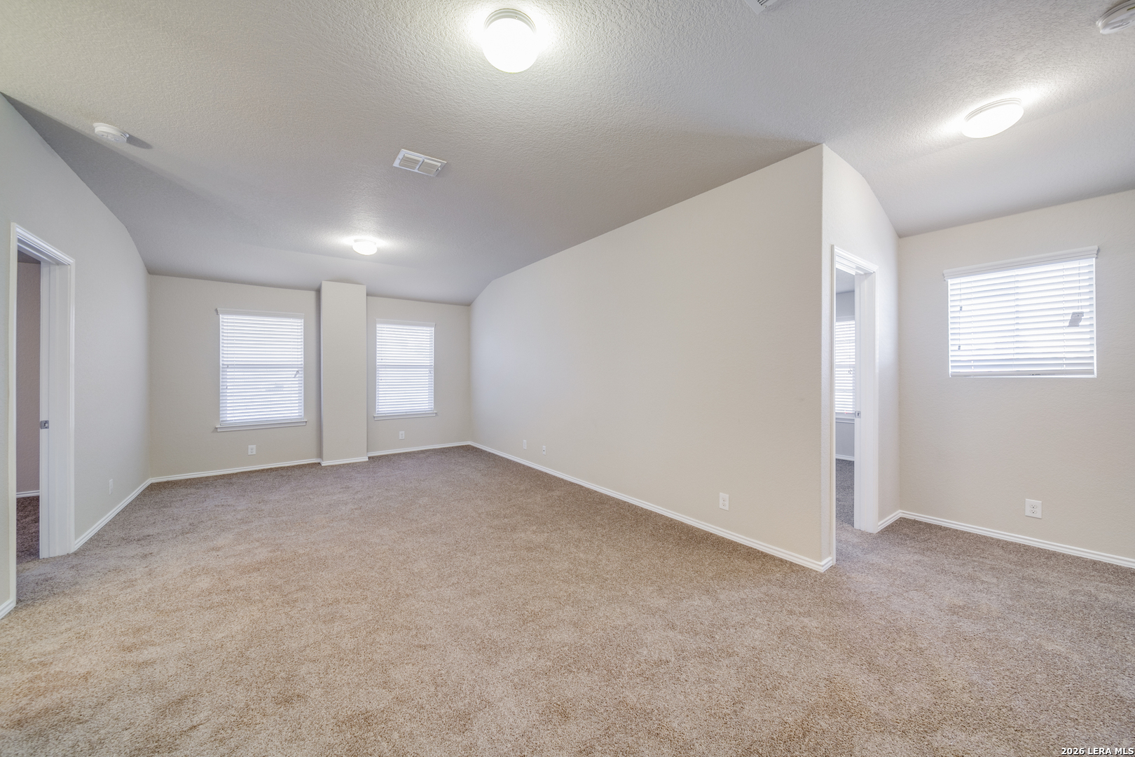 12358 Erstein Schertz, TX 78154 - Photo 16 of 21 an empty room with windows