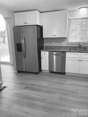 $2,400 | 7211 Rollingridge Drive, Charlotte, NC 28211