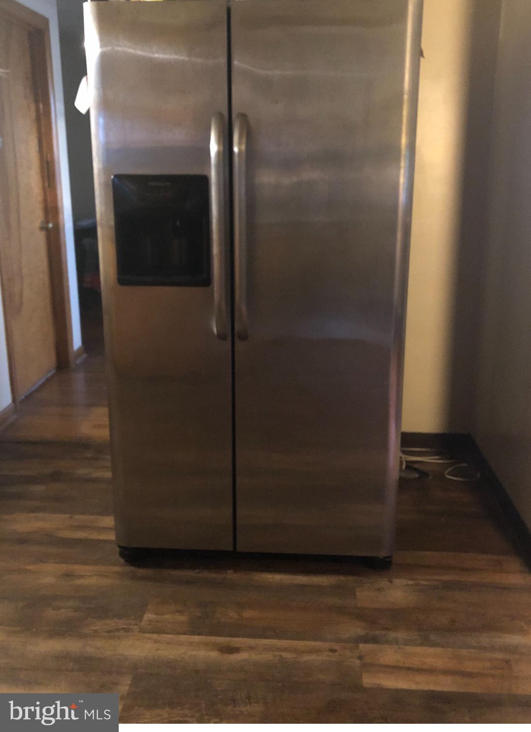 2407 Larkin Road Boothwyn, PA 19061 - Photo 10 of 33 Stainless steel fridge with water filter / icemake