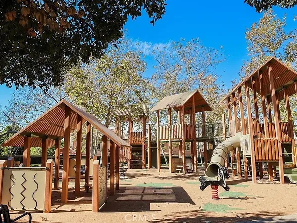 $5,695 | 70 Cipresso, Irvine, CA 92618