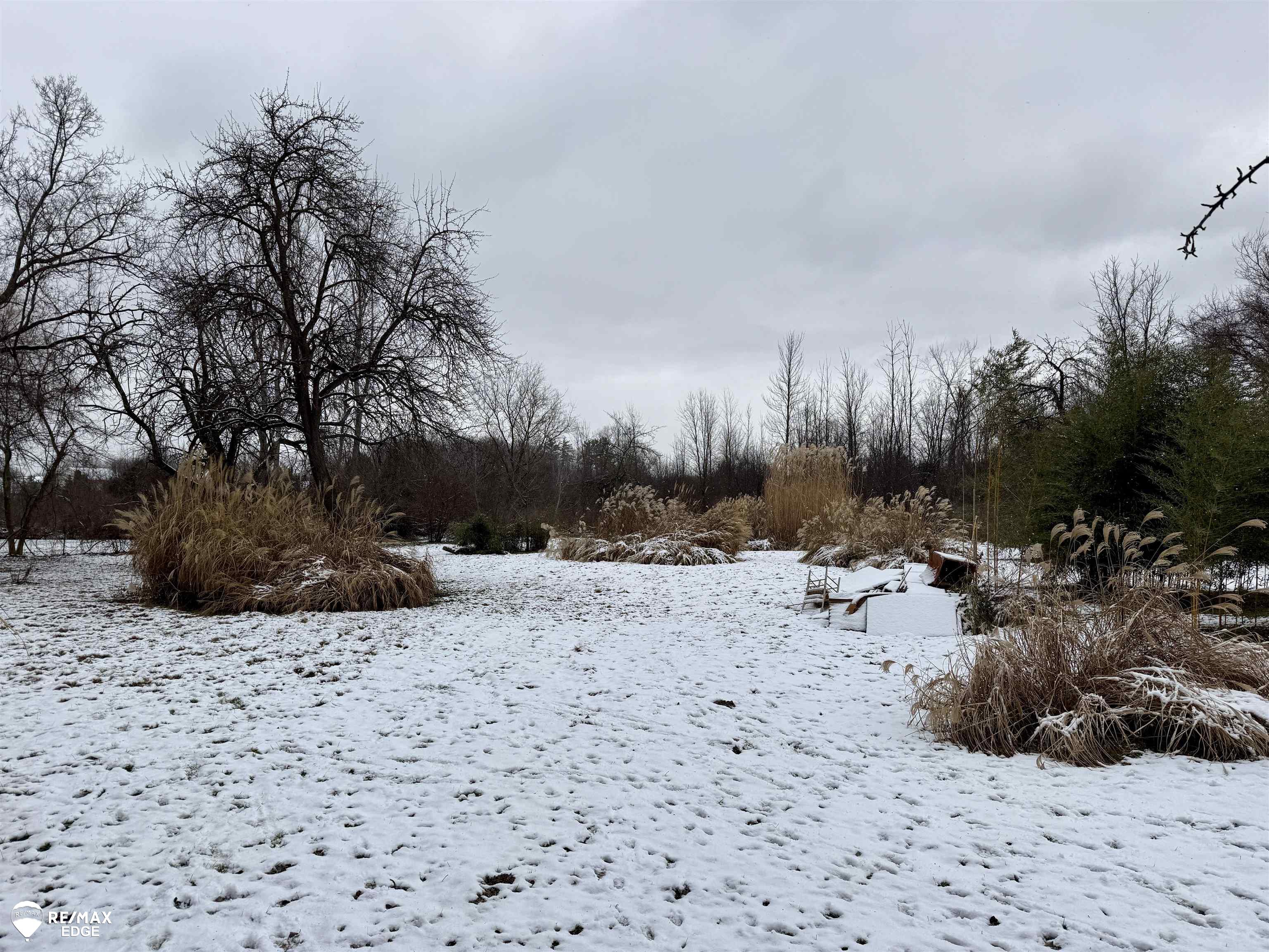 4284 Calkins Road Flint, MI 48532 - Photo 12 of 14 50163755-89a18e55-5294-405c-bcb4-967bc3e624d8.JPG