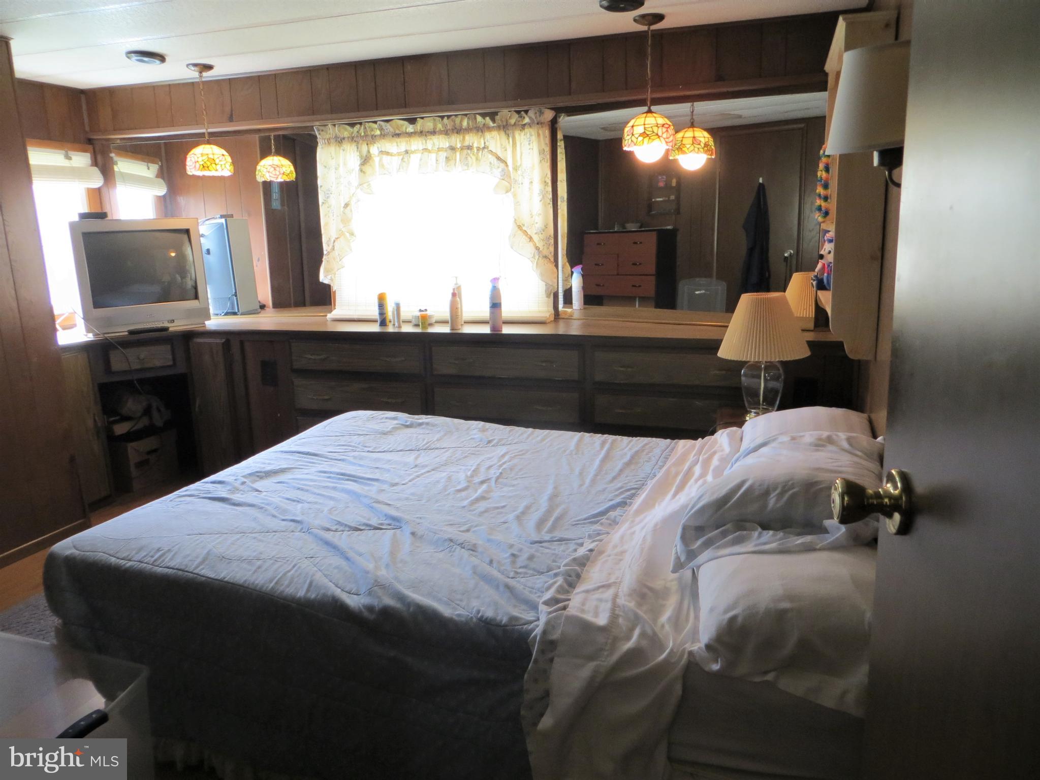 187 Clamshell Road Ocean City, MD 21842 - Photo 13 of 31 Master Bedroom