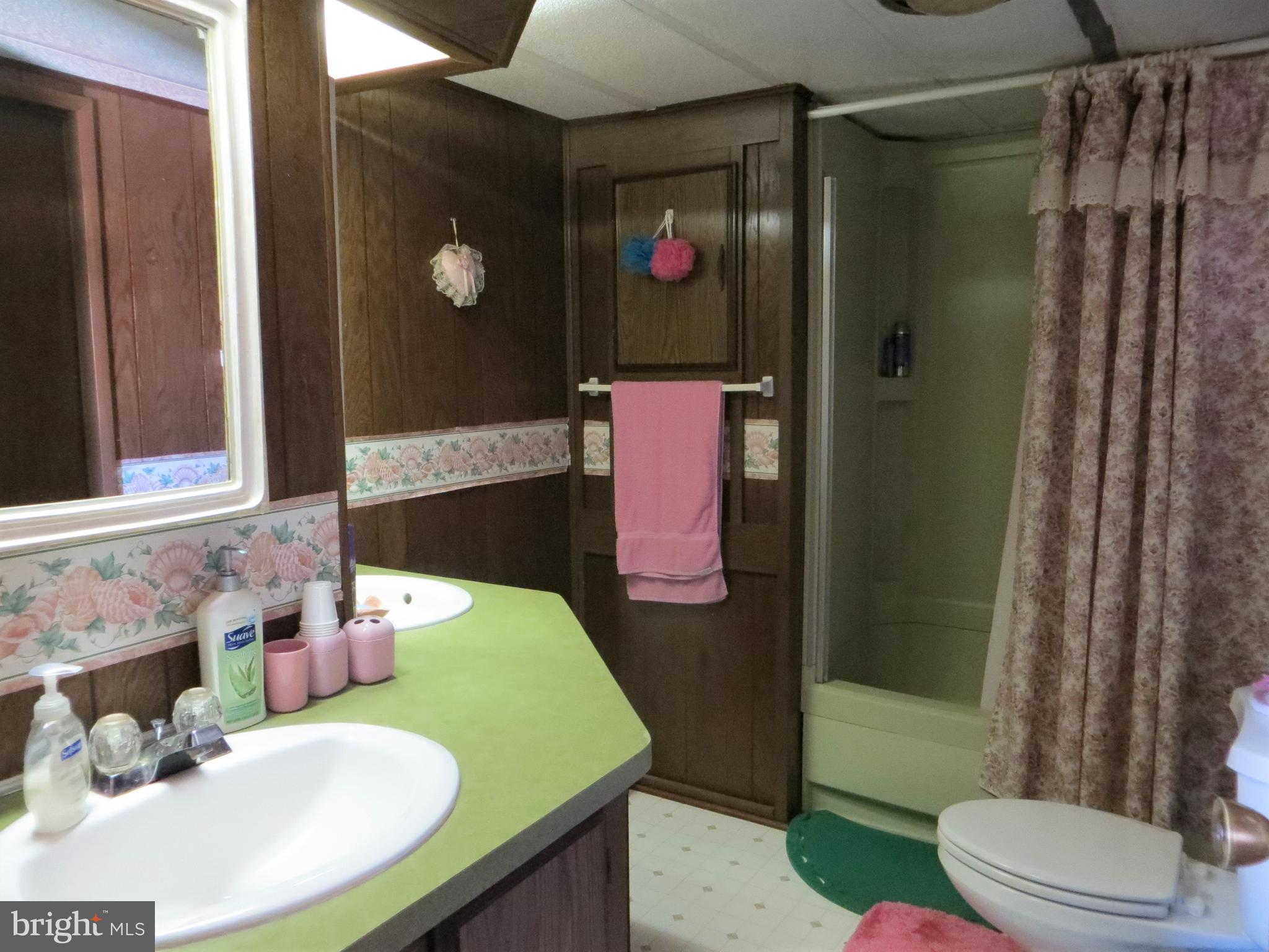 187 Clamshell Road Ocean City, MD 21842 - Photo 14 of 31 Guest Bath