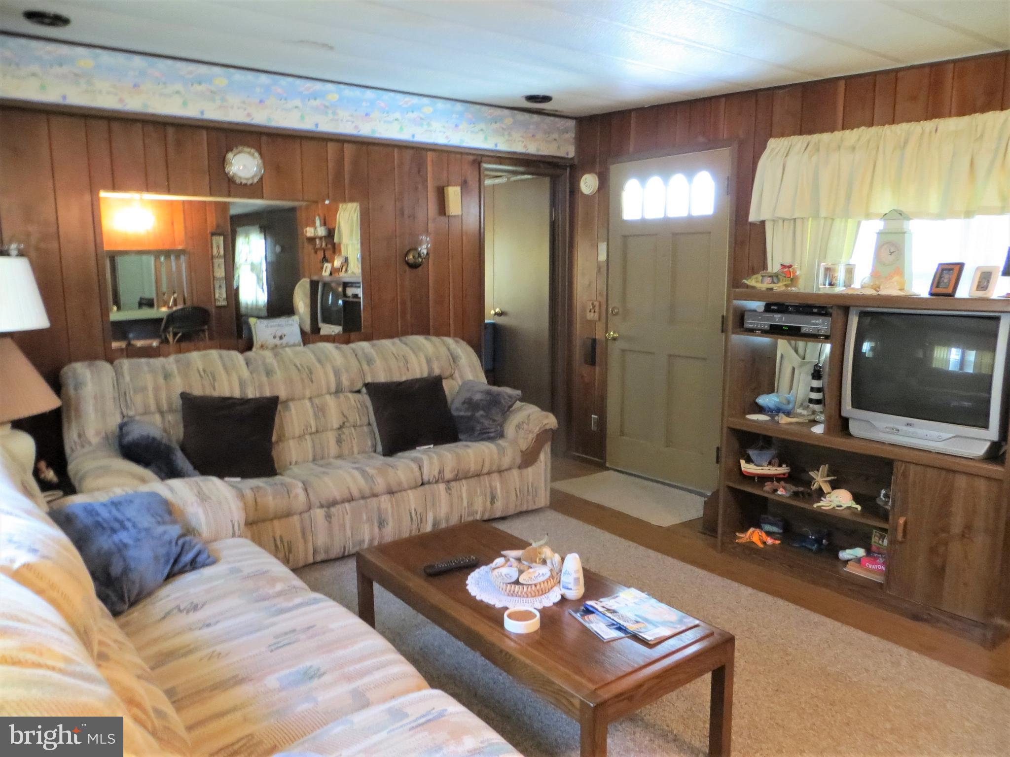 187 Clamshell Road Ocean City, MD 21842 - Photo 7 of 31 Living Room