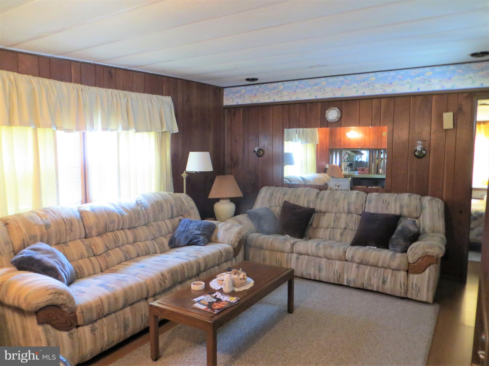 187 Clamshell Road Ocean City, MD 21842 - Photo 8 of 31 Living Room