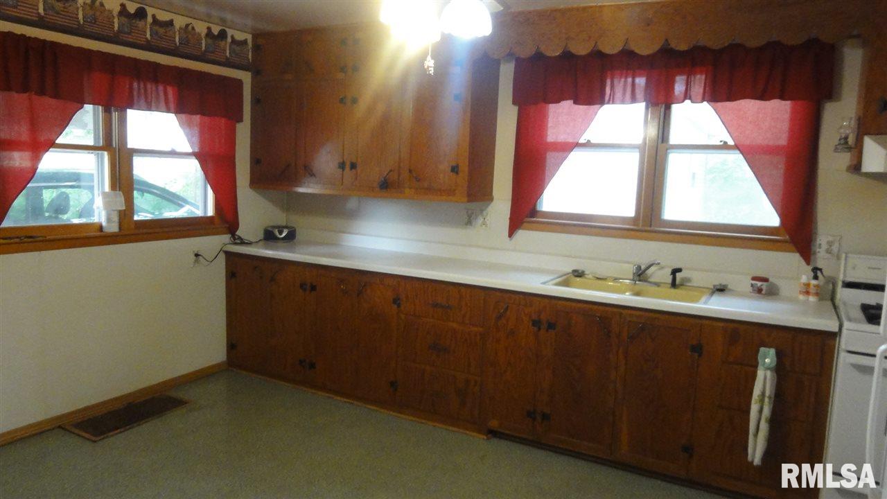 9403 West Southport Road Edwards, IL 61528 - Photo 11 of 23 Gallery Image 11