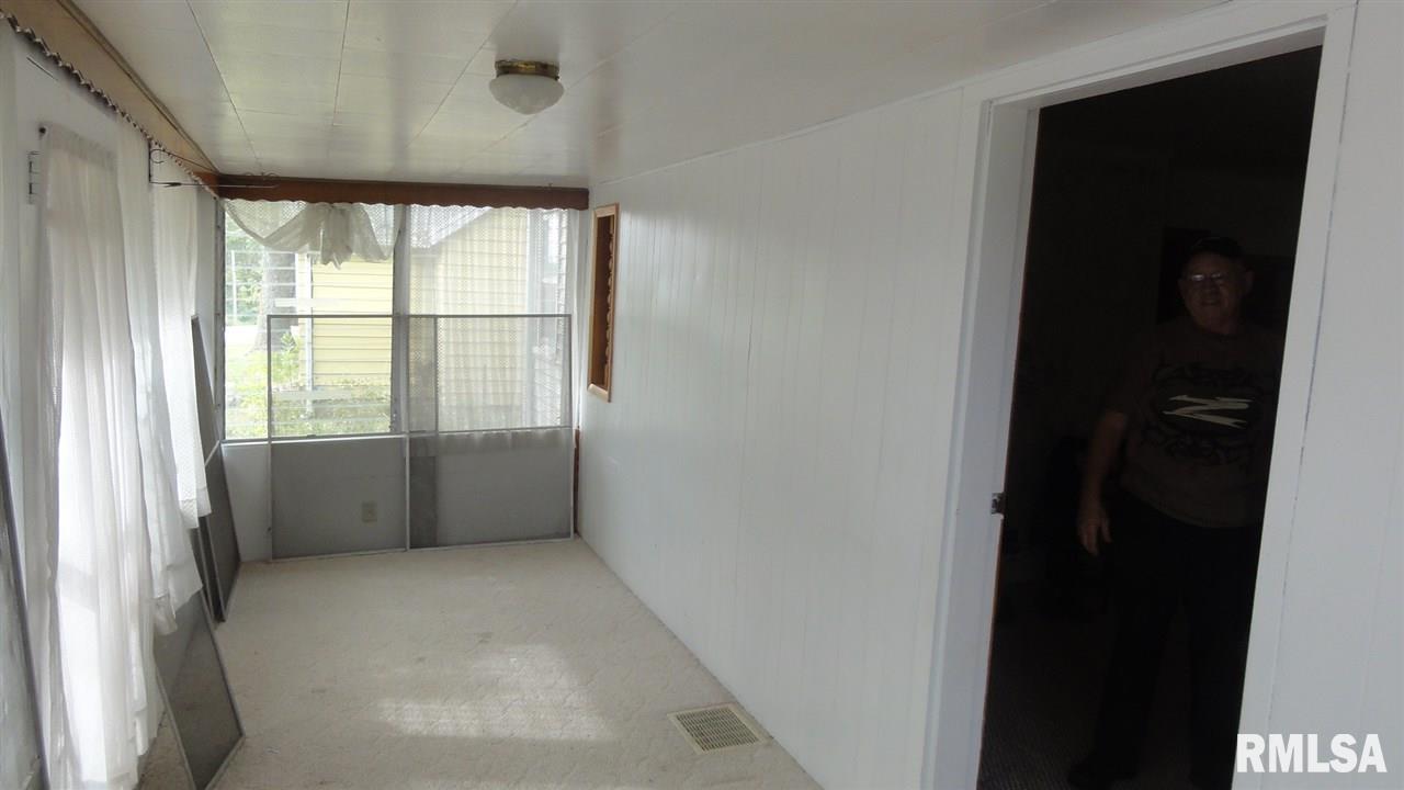 9403 West Southport Road Edwards, IL 61528 - Photo 8 of 23 Gallery Image 8