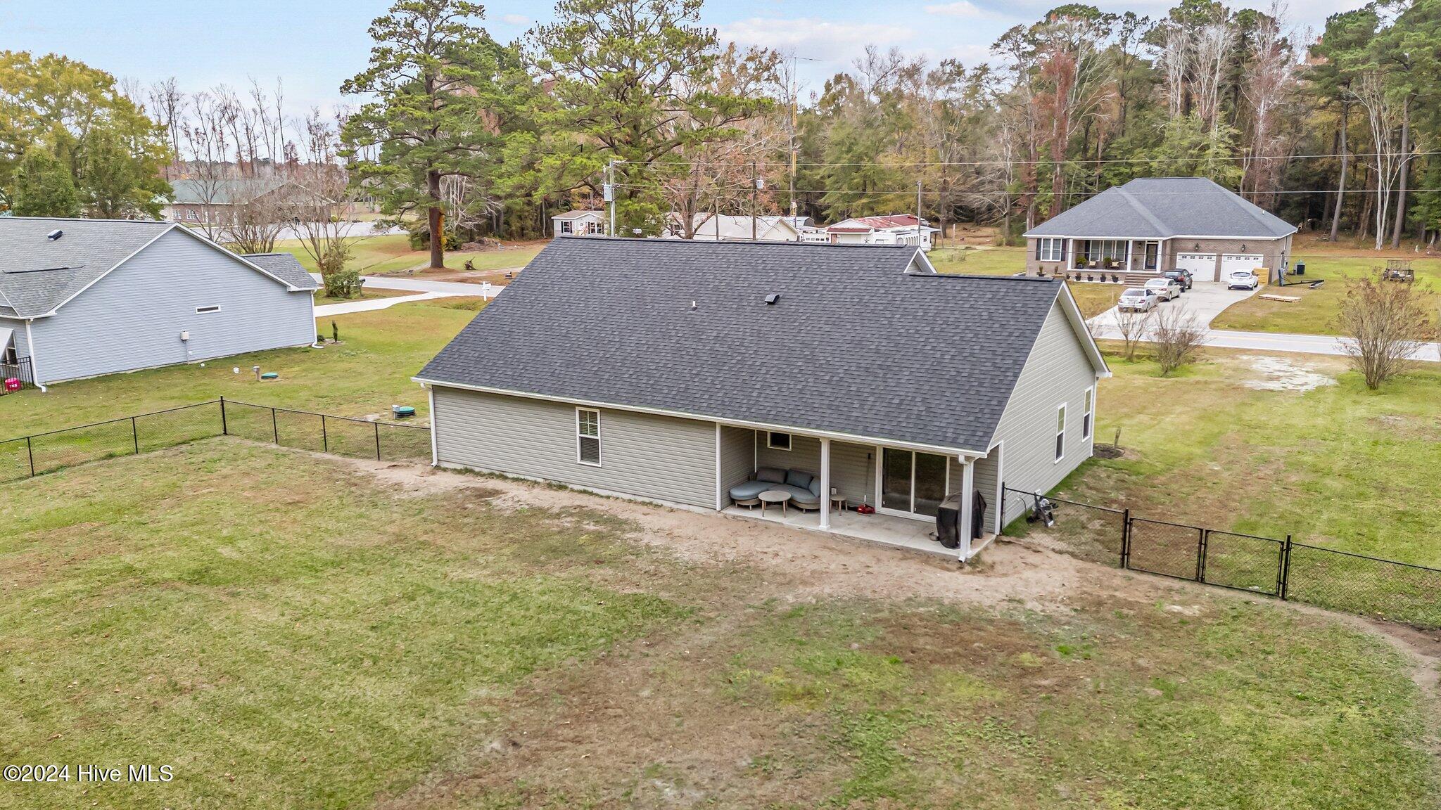 334 Neuse Road New Bern, NC 28560 - Photo 28 of 38 6-web-or-mls-DJI_20241126135050_0817_D