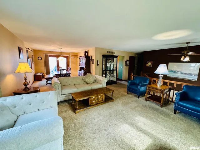 $250,000 | 2049 West Losey Street, Galesburg, IL 61401