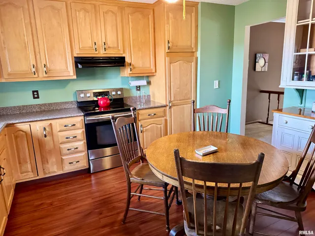 $250,000 | 2049 West Losey Street, Galesburg, IL 61401