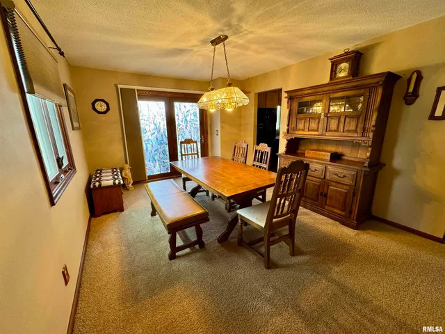 $250,000 | 2049 West Losey Street, Galesburg, IL 61401