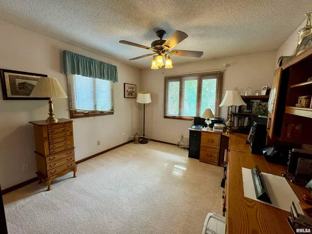 $250,000 | 2049 West Losey Street, Galesburg, IL 61401