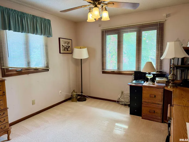 $250,000 | 2049 West Losey Street, Galesburg, IL 61401