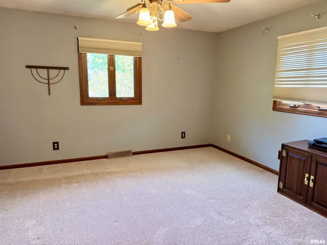 $250,000 | 2049 West Losey Street, Galesburg, IL 61401