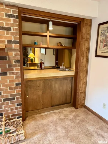 $250,000 | 2049 West Losey Street, Galesburg, IL 61401