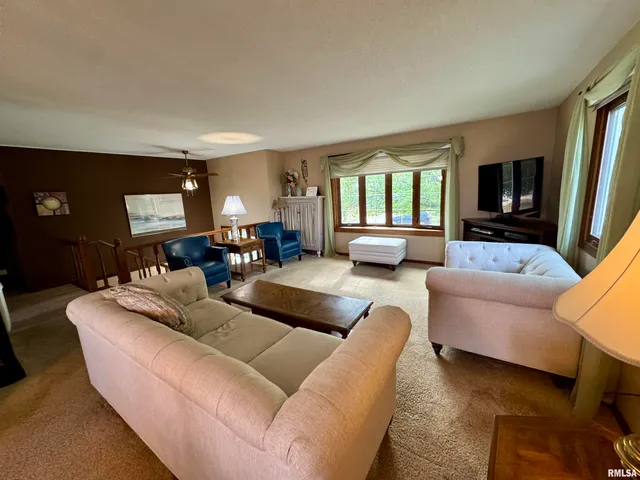 $250,000 | 2049 West Losey Street, Galesburg, IL 61401