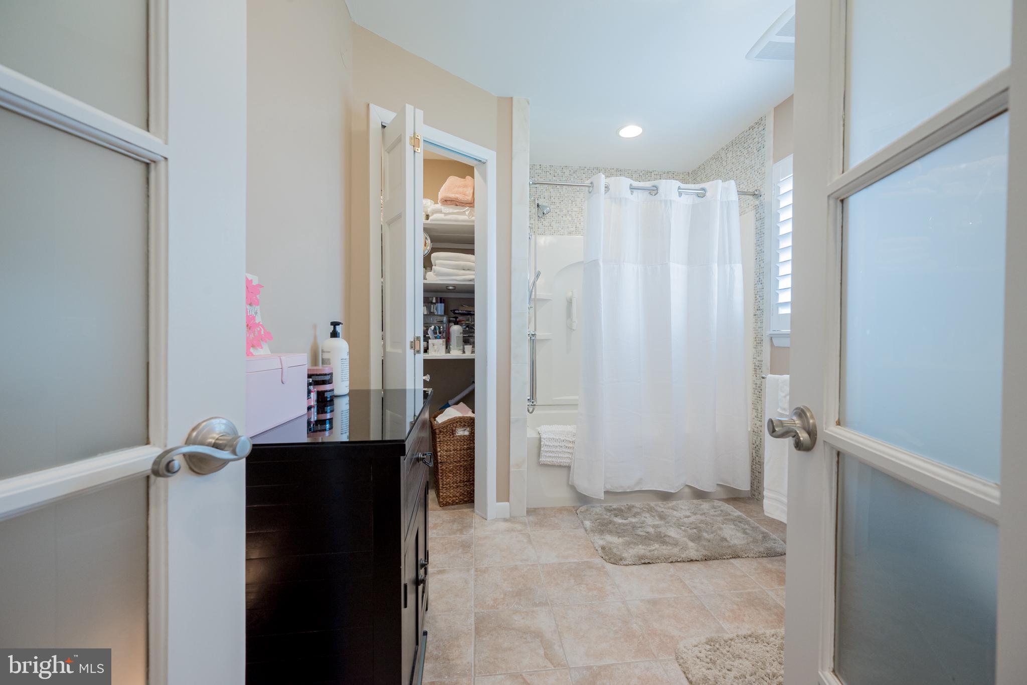 1903 Limestone Road Wilmington, DE 19804 - Photo 13 of 43 The main full bathroom