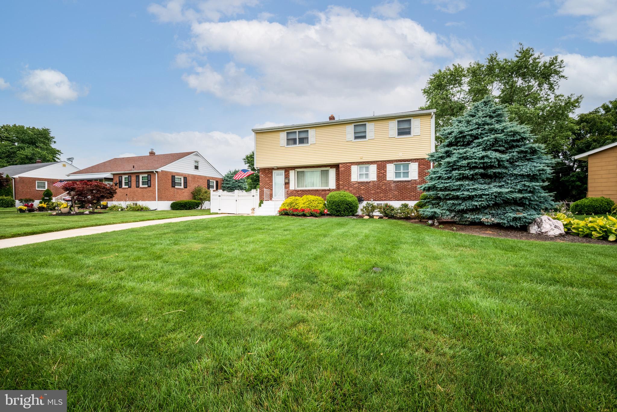 1903 Limestone Road Wilmington, DE 19804 - Photo 3 of 43 A spacious front yard offers a great buffer