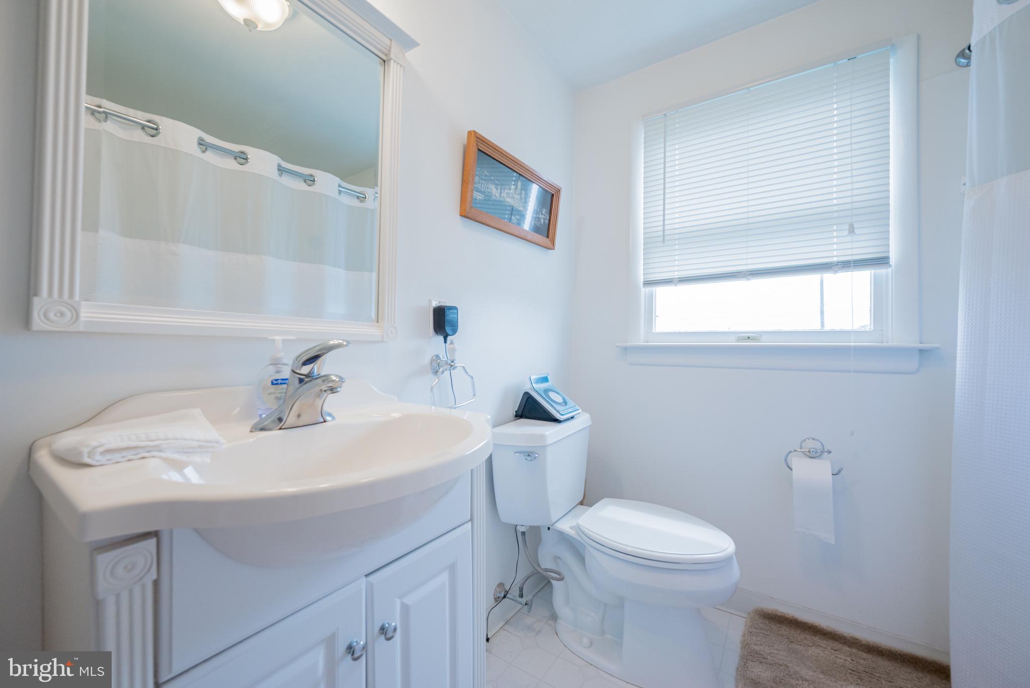 1903 Limestone Road Wilmington, DE 19804 - Photo 33 of 43 Spacious bathroom