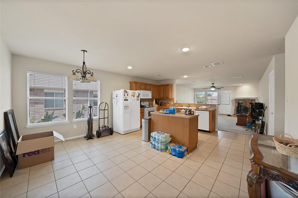 112 Blackforest Road Krum, TX 76249 - Photo 14 of 34 Gallery Image 14