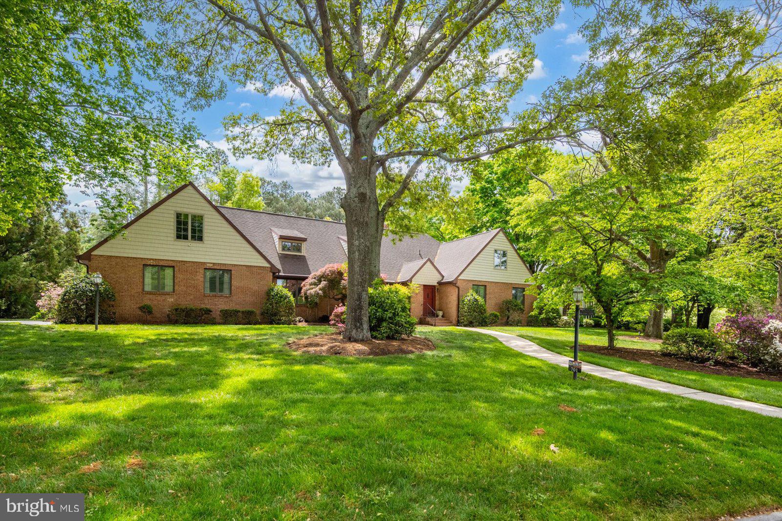 Welcome to 701 Riverside Pines Court