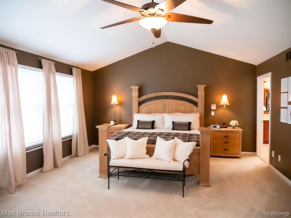 5740 Stonehaven Boulevard Rochester, MI 48306 - Photo 15 of 29