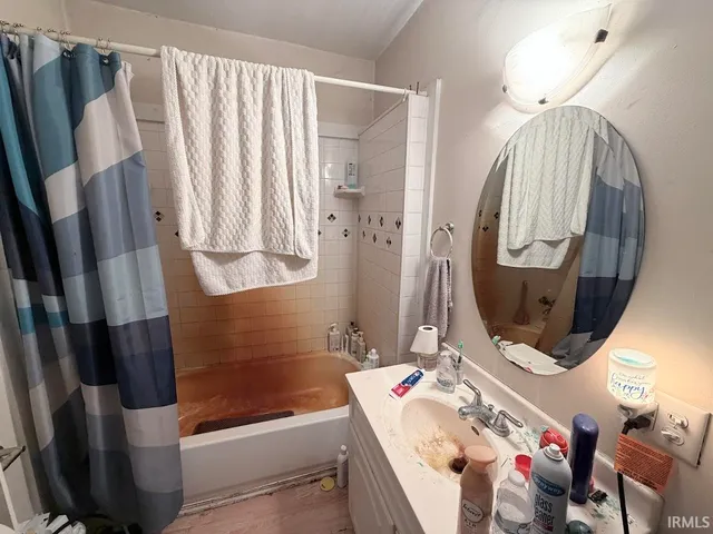 $99,900 | 2212 East Greenville Pike, Winchester, IN 47394