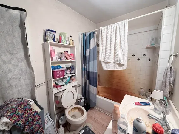 $82,000 | 2212 East Greenville Pike, Winchester, IN 47394