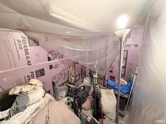 $99,900 | 2212 East Greenville Pike, Winchester, IN 47394