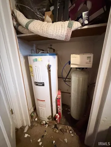 $99,900 | 2212 East Greenville Pike, Winchester, IN 47394