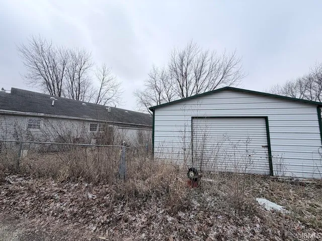 $99,900 | 2212 East Greenville Pike, Winchester, IN 47394